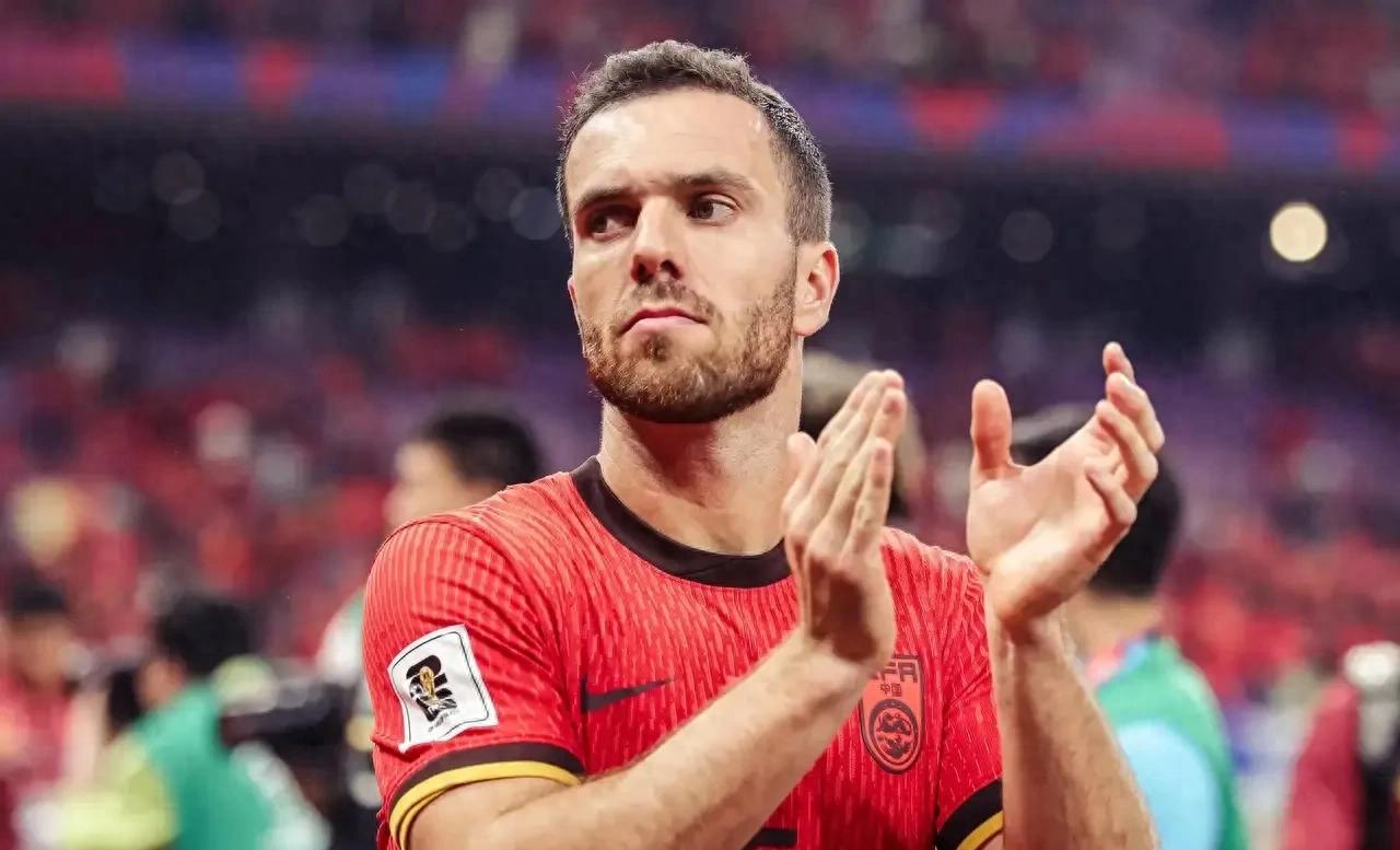 天博娱乐包含关键时刻突围战来临,费耶诺德围绕国王杯远射贴柱,引发热议,临场指挥获称赞的词条