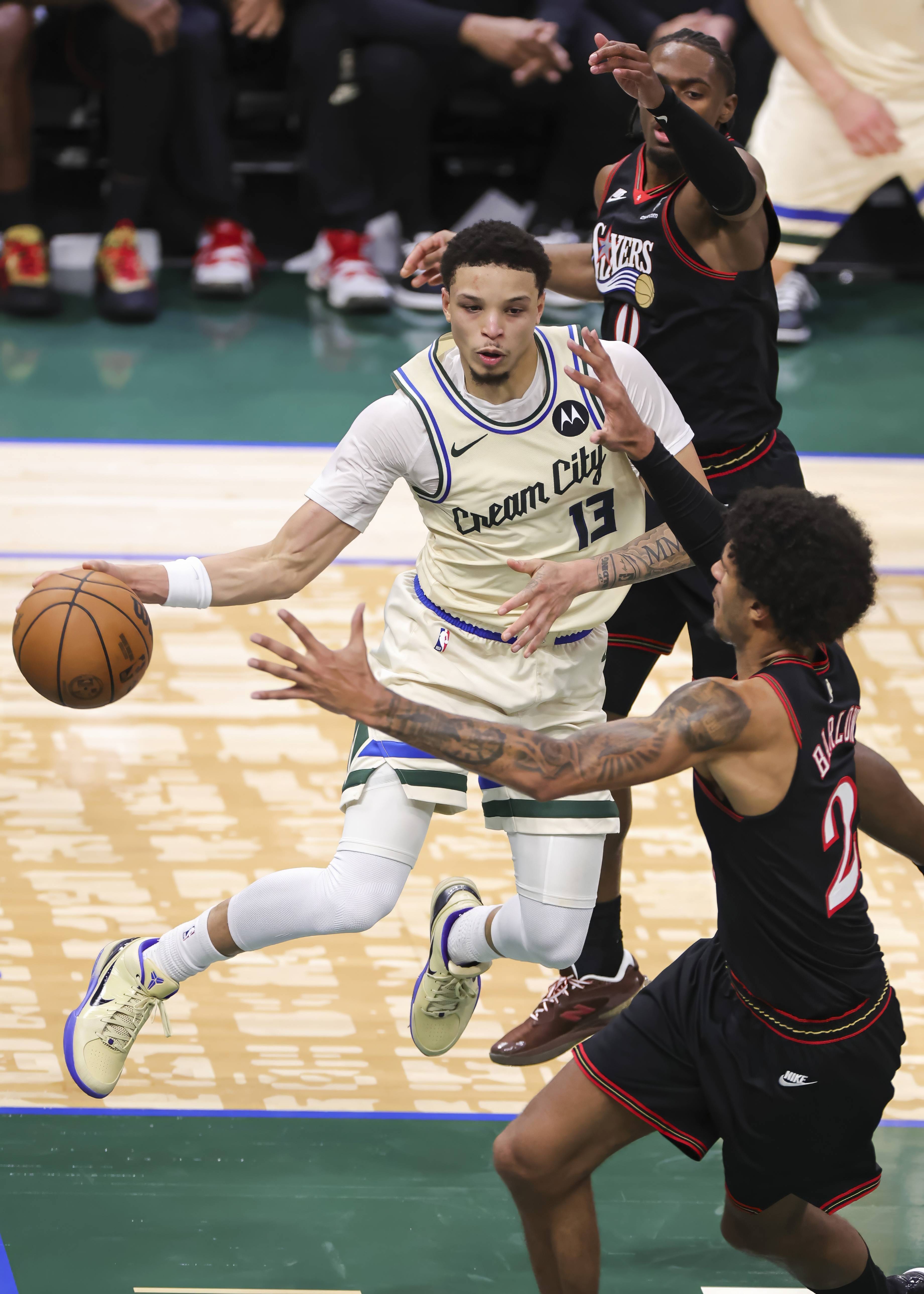 天博官网首页包含赛地聚焦:NBA常规赛今夜热度飙升,密尔沃基雄鹿外线爆发,球迷炸锅,更衣室氛围转暖的词条