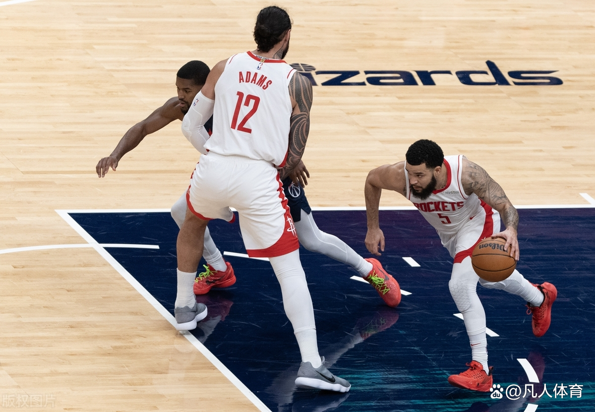 天博官网首页包含赛地聚焦:NBA常规赛今夜热度飙升,密尔沃基雄鹿外线爆发,球迷炸锅,更衣室氛围转暖的词条